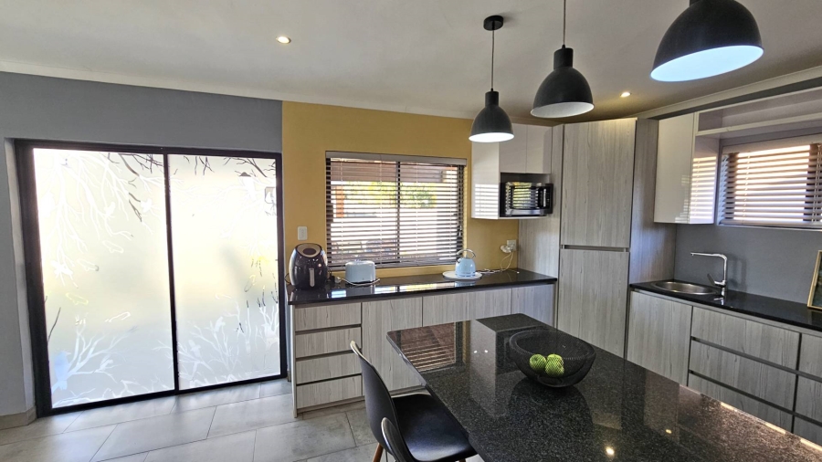 3 Bedroom Property for Sale in Melodie North West
